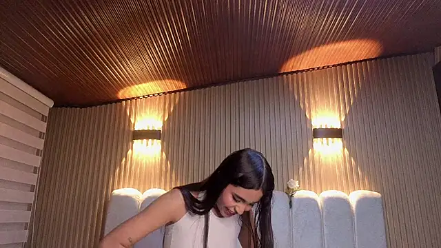 Perla lovely  online show from June 2026 12:10:02 PM