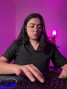 Ales Kitten Live online show from February 2026 09:22:01 PM