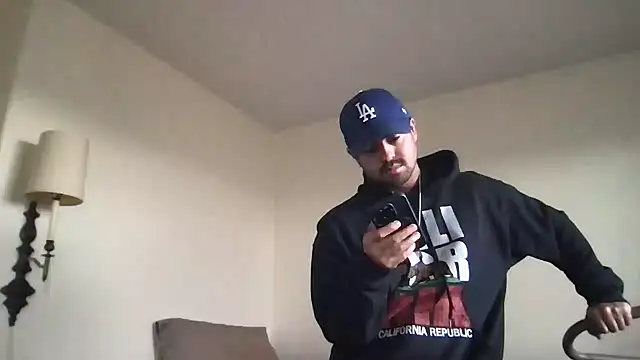 Snapshot of Miles98_ chatting on April 2026 08:24:02 PM Miles98 online show from April 2026 08:24:02 PM