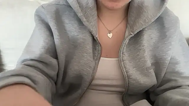 Lucyschickt online show from March 2026 07:57:02 AM