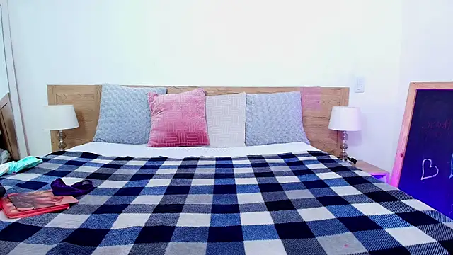 Lia Nova online show from April 2026 12:11:02 PM