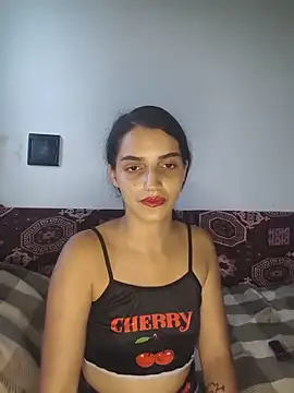 SoniaMoonnnnn online show from June 2026 06:19:02 PM