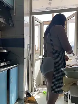 Youyou 12 online show from April 2026 12:57:01 AM