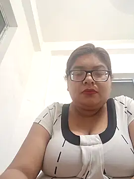 Elie Hallway online show from March 2026 06:47:01 PM