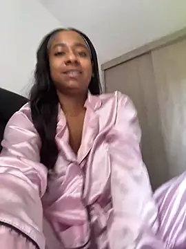 Snapshot of amara_queen_ chatting on July 2026 02:42:02 PM amara queen online show from July 2026 02:42:02 PM