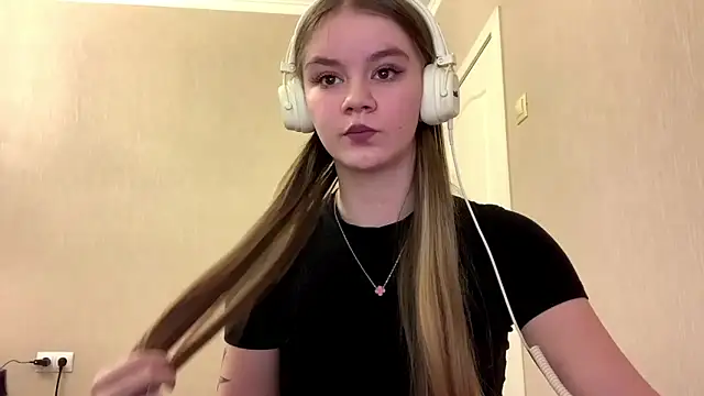 Snapshot of AgnesShy_ chatting on March 2026 07:26:02 AM AgnesShy online show from March 2026 07:26:02 AM