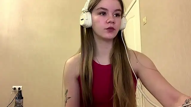 Snapshot of AgnesShy_ chatting on March 2026 07:23:02 AM AgnesShy online show from March 2026 07:23:02 AM