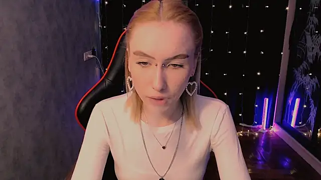 Snapshot of crybambi chatting on February 2026 07:03:02 AM crybambi online show from February 2026 07:03:02 AM