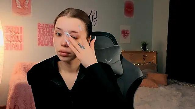 Vexnexe online show from March 2026 07:43:02 PM