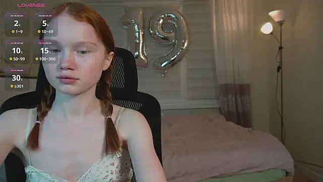 Snapshot of Nellie_baby chatting on June 2026 06:02:01 PM Nellie baby online show from June 2026 06:02:01 PM