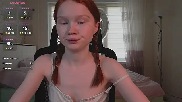 Snapshot of Nellie_baby chatting on June 2026 11:10:01 AM Nellie baby online show from June 2026 11:10:01 AM