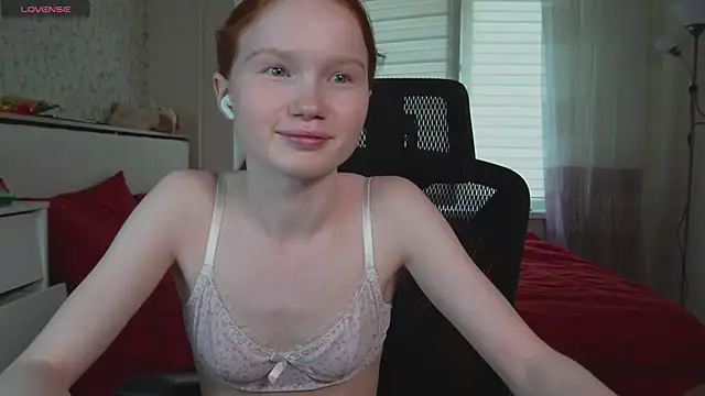 Snapshot of Nellie_baby chatting on July 2026 11:34:02 AM Nellie baby online show from July 2026 11:34:02 AM