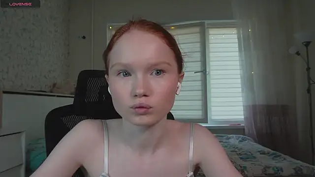 Snapshot of Nellie_baby chatting on July 2026 11:52:01 AM Nellie baby online show from July 2026 11:52:01 AM
