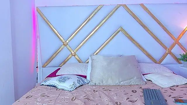 Britany Fox  online show from March 2026 02:13:01 PM