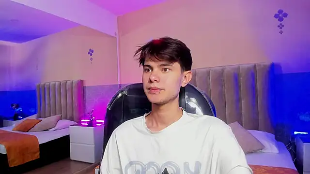 Derek Sinn online show from April 2026 08:02:01 PM