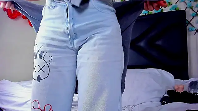 EmmaWilliamss4 online show from February 2026 09:01:01 PM