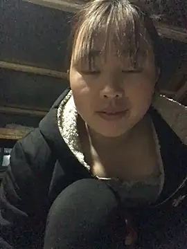 honeyyy110 online show from February 2026 01:38:01 PM