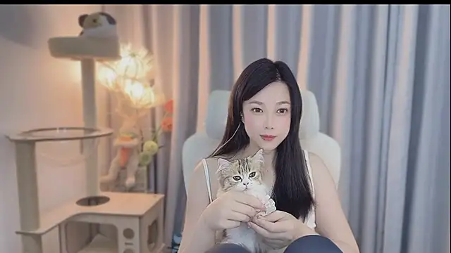 Snapshot of Yumi_yuni chatting on May 2026 01:16:02 PM Yumi yuni online show from May 2026 01:16:02 PM
