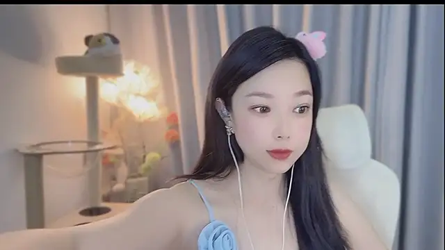 Snapshot of Yumi_yuni chatting on May 2026 01:22:01 AM Yumi yuni online show from May 2026 01:22:01 AM