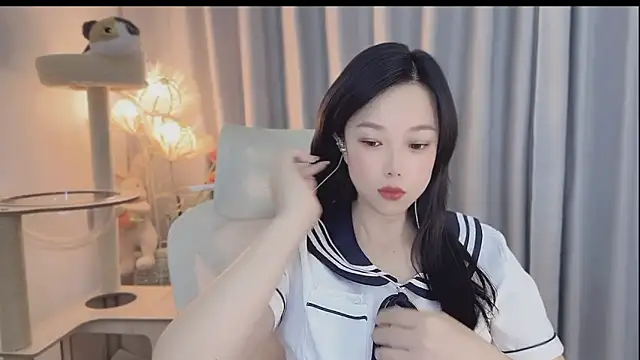 Snapshot of Yumi_yuni chatting on May 2026 02:28:01 AM Yumi yuni online show from May 2026 02:28:01 AM