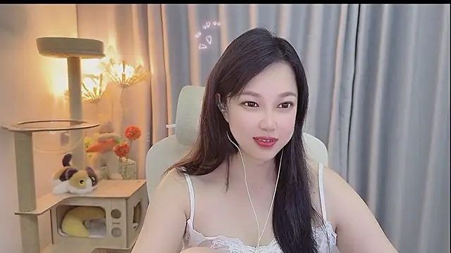 Snapshot of Yumi_yuni chatting on June 2026 01:17:02 PM Yumi yuni online show from June 2026 01:17:02 PM