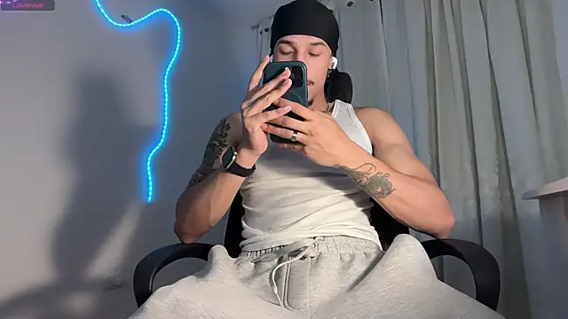 rafael stone11 online show from April 2026 02:03:02 AM