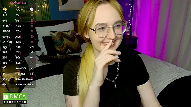 Snapshot of AdeLuna chatting on May 2026 09:21:02 PM AdeLuna online show from May 2026 09:21:02 PM