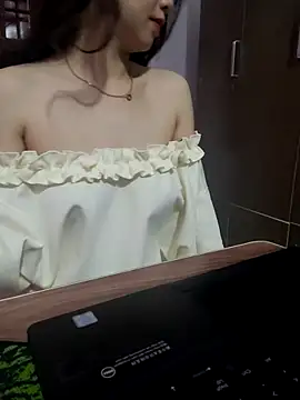 NinaKey online show from April 2026 08:09:02 AM