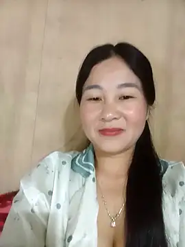 Snapshot of Dunk-namic chatting on April 2026 12:17:01 AM Dunk-namic online show from April 2026 12:17:01 AM