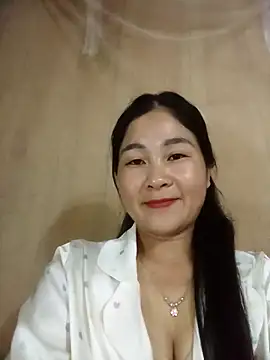 Snapshot of Dunk-namic chatting on May 2026 07:03:02 AM Dunk-namic online show from May 2026 07:03:02 AM