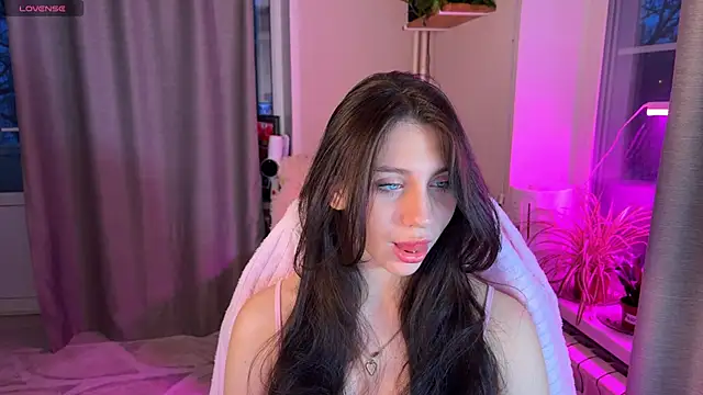 lunawho online show from March 2026 03:23:01 AM