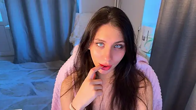 lunawho online show from March 2026 03:45:02 AM