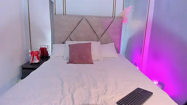 NiicoleLeroy online show from March 2026 12:10:02 PM