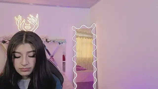 NEFTIS TAY online show from February 2026 07:01:02 PM