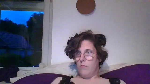 OIseauNoir88 online show from May 2026 07:11:01 PM