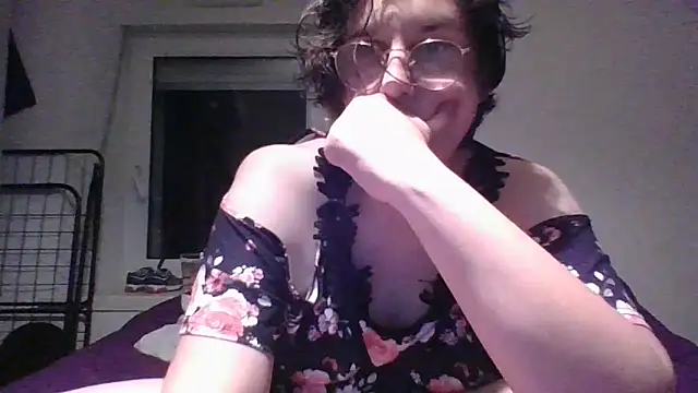 OIseauNoir88 online show from May 2026 08:15:01 PM