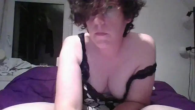 OIseauNoir88 online show from May 2026 08:07:02 PM