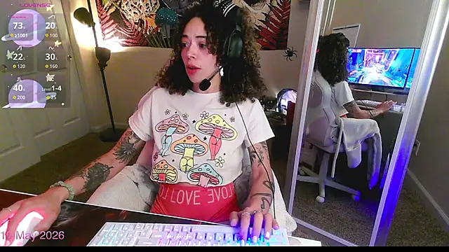 Snapshot of gunzinrose chatting on May 2026 03:51:02 PM gunzinrose online show from May 2026 03:51:02 PM
