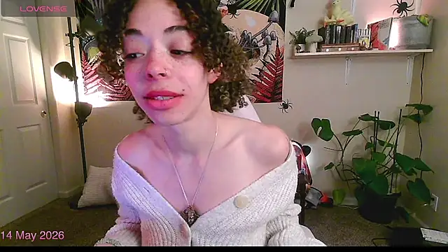 Snapshot of gunzinrose chatting on May 2026 03:19:02 PM gunzinrose online show from May 2026 03:19:02 PM