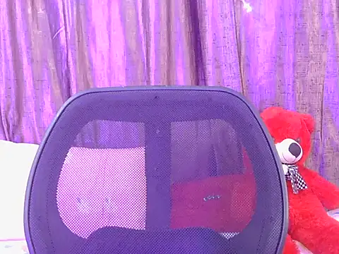 cute-manvii online show from April 2026 07:35:01 AM