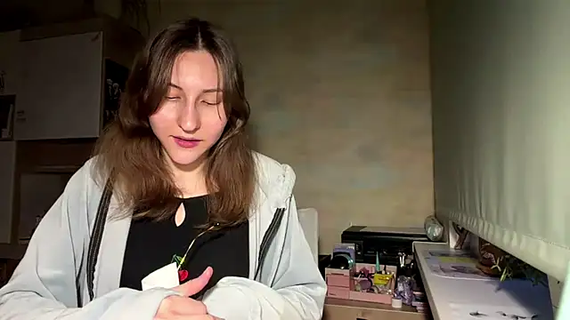 Miaaa Moon online show from April 2026 04:10:02 PM