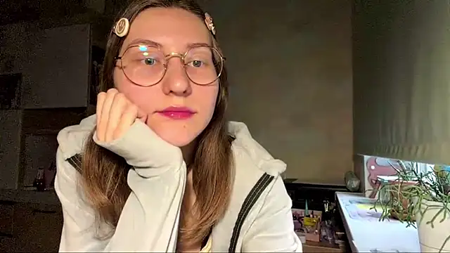 Miaaa Moon online show from April 2026 02:45:02 PM