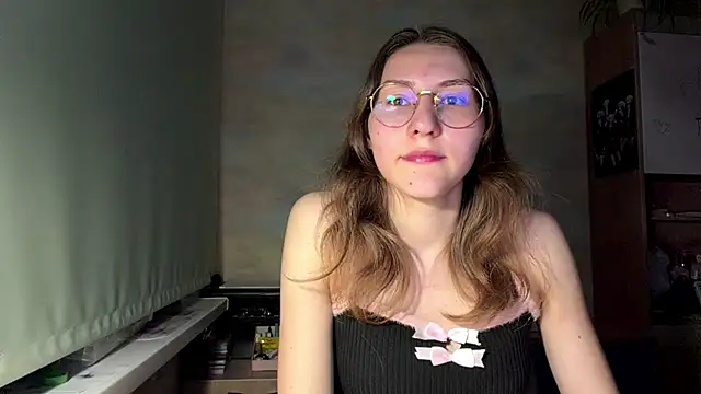 Miaaa Moon online show from June 2026 06:19:01 PM