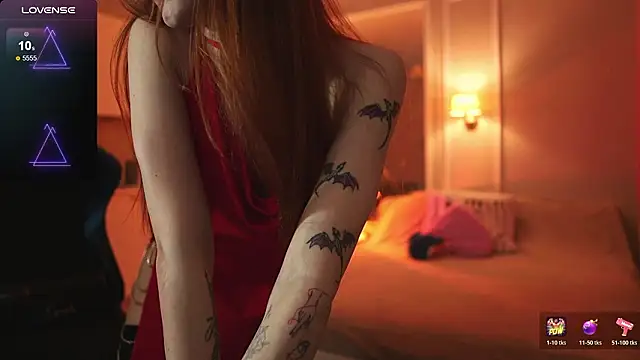 Snapshot of foxy_red_ chatting on February 2026 09:33:01 PM foxy red online show from February 2026 09:33:01 PM