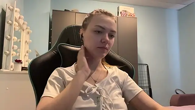 AndreeMerryman online show from April 2026 03:02:01 AM