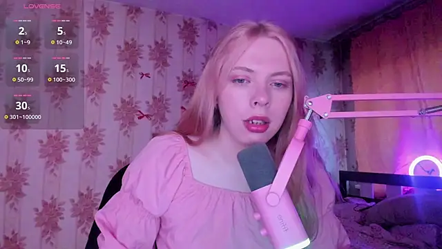Snapshot of Cutie_Bambi chatting on June 2026 12:19:01 PM Cutie Bambi online show from June 2026 12:19:01 PM
