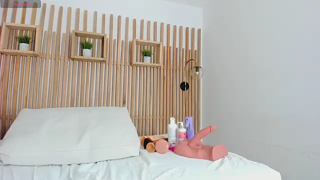 serena foxx  online show from April 2026 11:27:01 AM