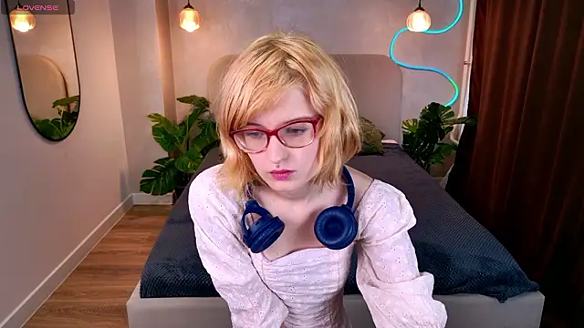 Akimo  online show from March 2026 02:10:01 PM