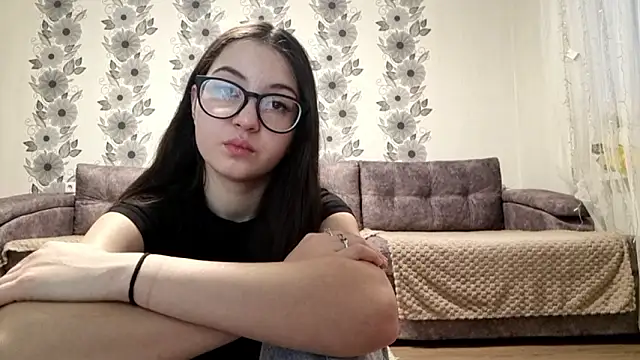 Snapshot of ZyntraLoom chatting on February 2026 01:25:01 PM ZyntraLoom online show from February 2026 01:25:01 PM