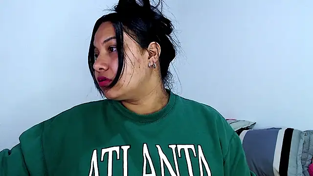 Snapshot of emily-rousee- chatting on February 2026 02:44:01 AM emily-rousee- online show from February 2026 02:44:01 AM